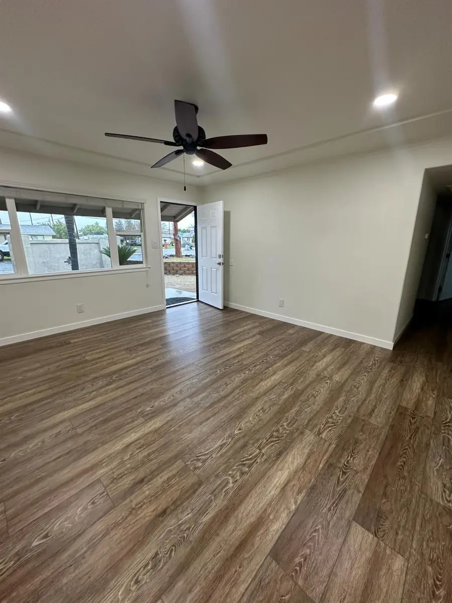 4554 N Manila Avenue, Fresno, CA 93727 - #3