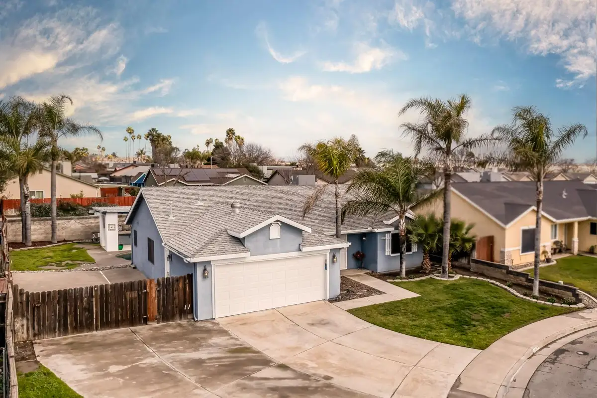 1326 Elm Court, Hanford, CA 93230 - #1