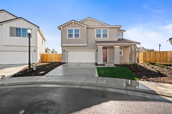 1146 Ponderosa Way W, Madera, CA 93636