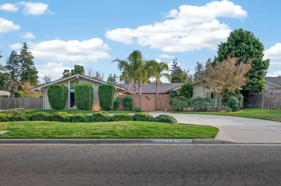 2805 W Spruce Avenue, Fresno, CA 93711 - #2