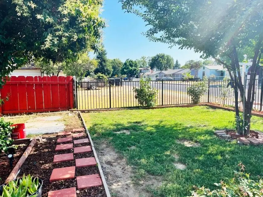 824 N Willis Street, Visalia, CA 93291 - #3