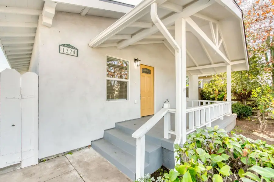 1324 Union Street, Kingsburg, CA 93631 - #3