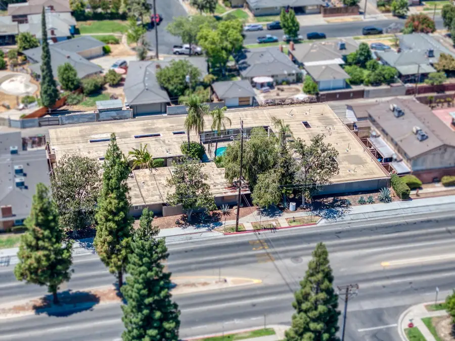 2833 N West Avenue, Fresno, CA 93705 - #2