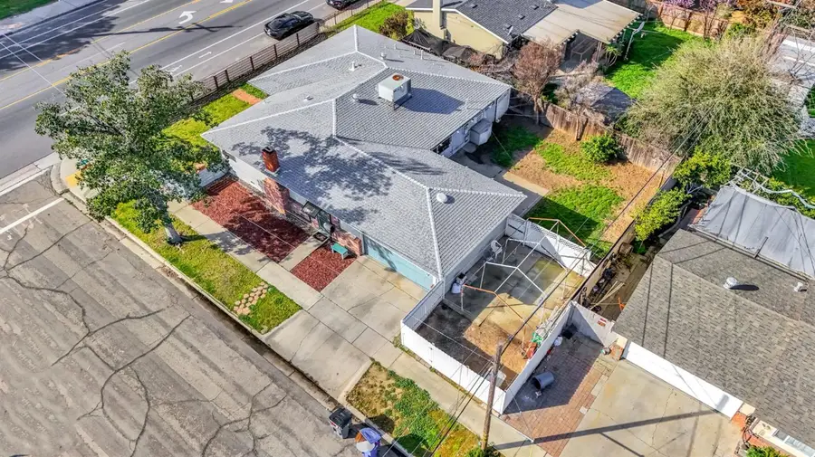 3495 E Dakota, Fresno, CA 93726 - #3