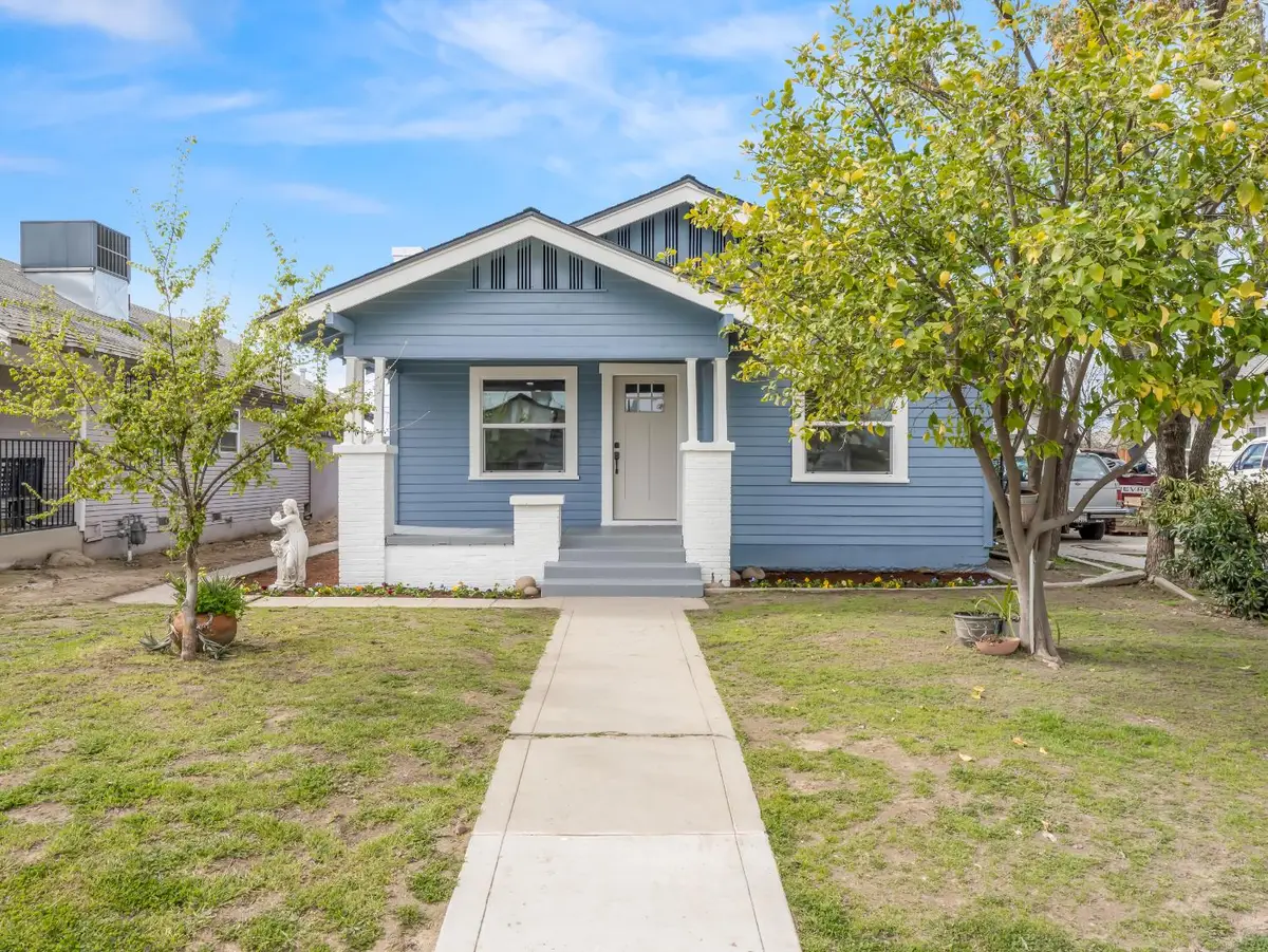 927 N Street, Sanger, CA 93657 - #1