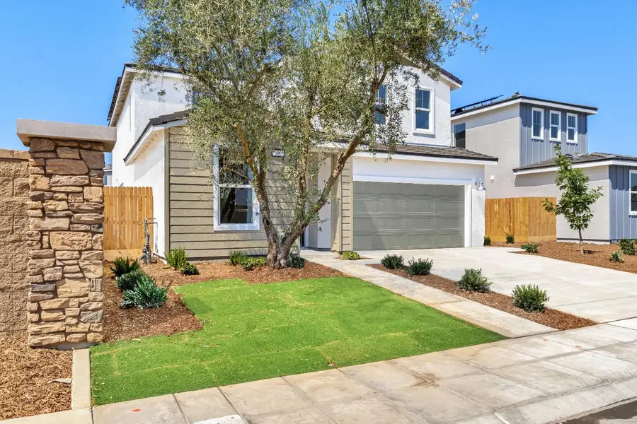 966 Deerhorn Drive W, Madera, CA 93636 - #2