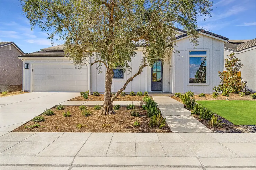 856 Traverse Drive S, Madera, CA 93636 - #2