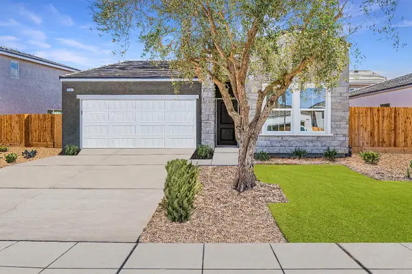 984 Deerhorn Drive W, Madera, CA 93636