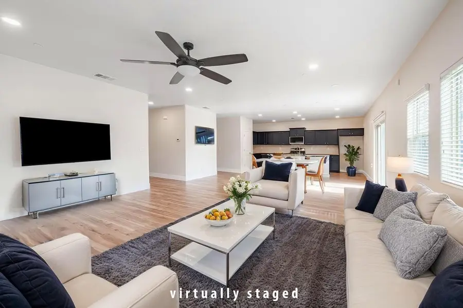 6689 W Lucas Drive, Fresno, CA 93722 - #2