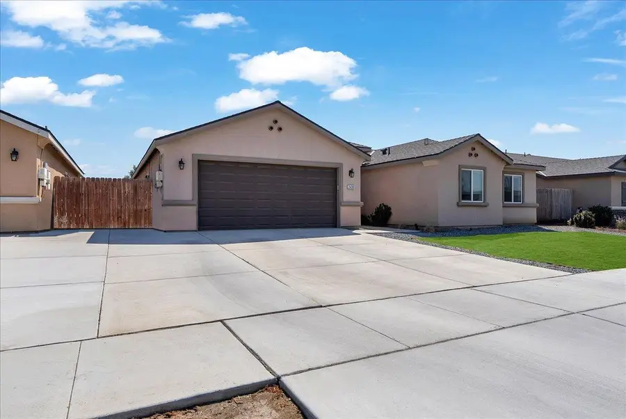 2439 Madeline Drive, Hanford, CA 93230 - #3