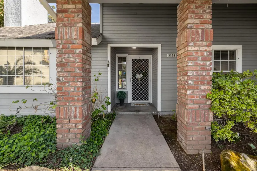 3728 W Palo Alto Avenue, Fresno, CA 93711 - #2