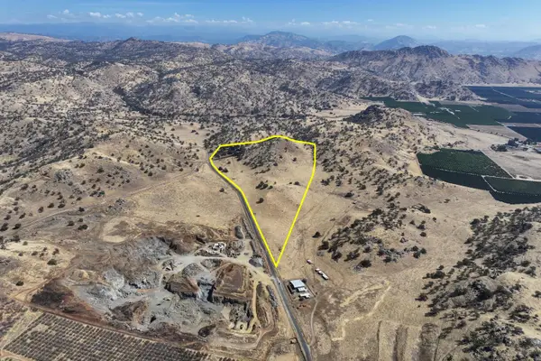 43008 Drive 152, Orosi, CA 93647