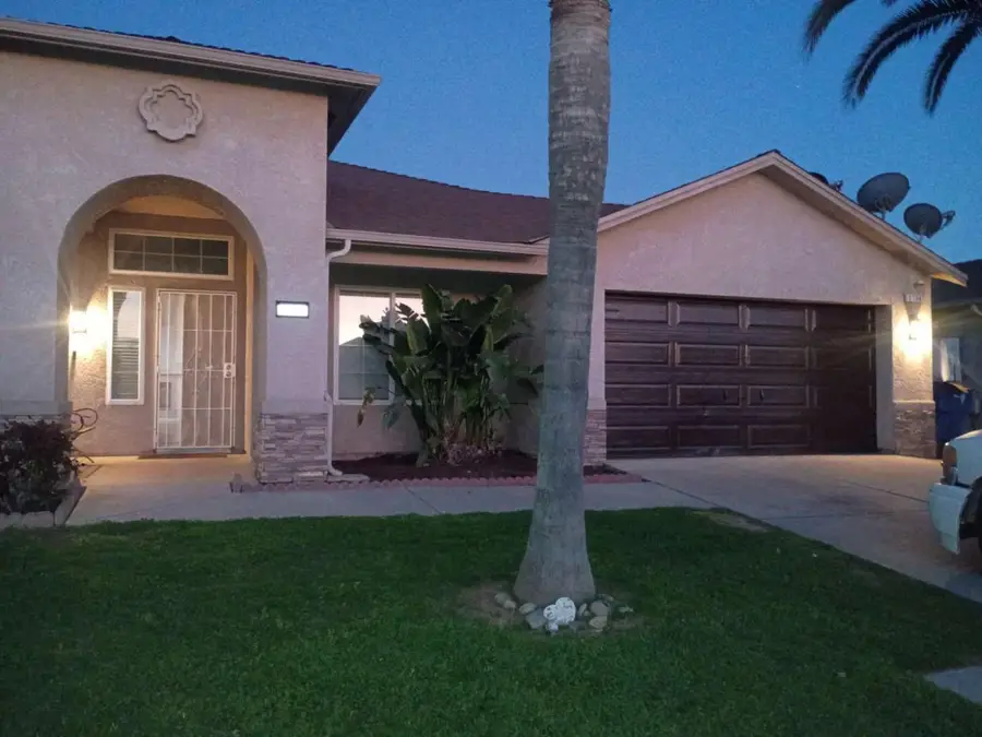 1704 N Cecelia Avenue, Fresno, CA 93722 - #2