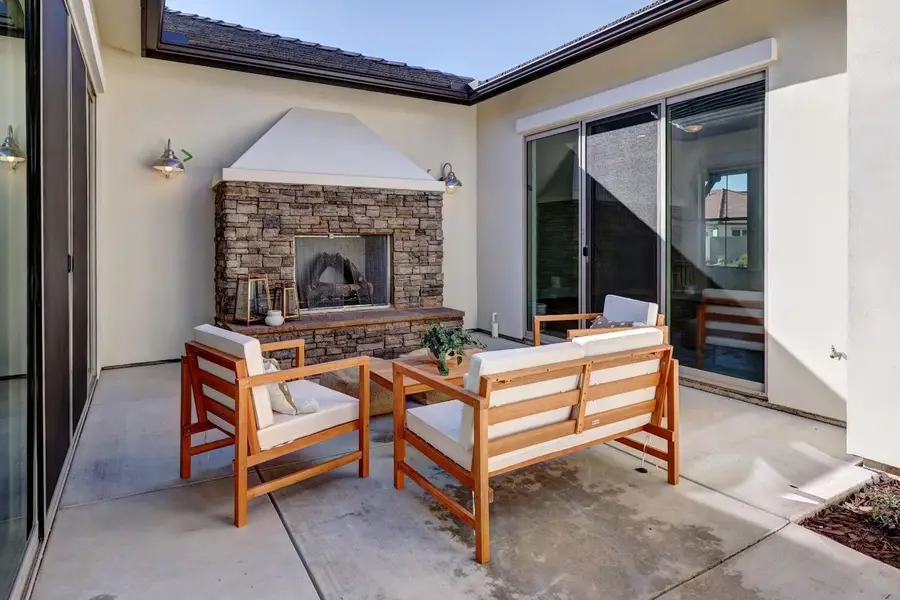 2189 E Strathspey Way, Fresno, CA 93730 - #2