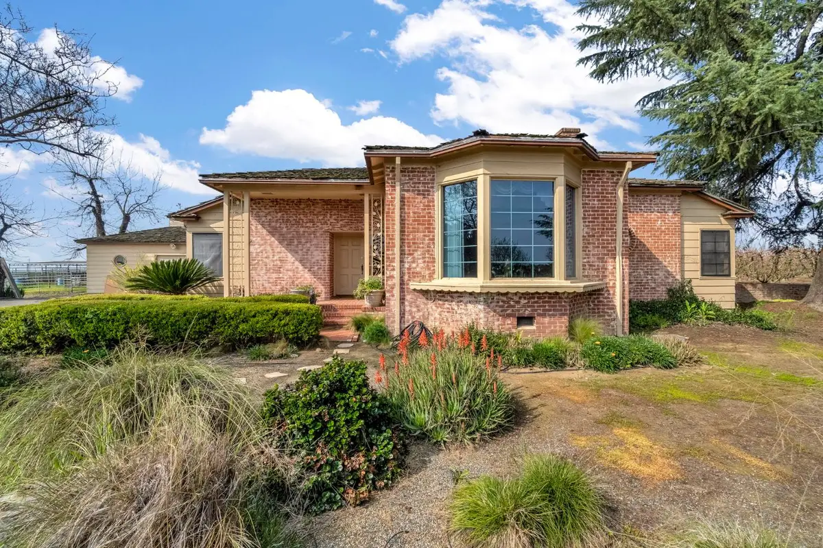 38931 Road 80, Dinuba, CA 93618 - #1