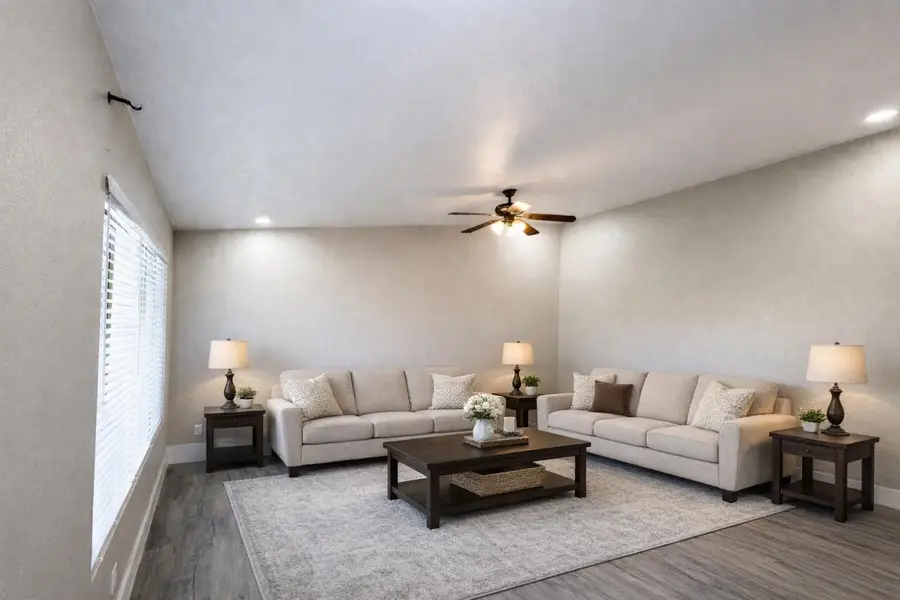 5691 W Santa Ana Avenue, Fresno, CA 93722 - #3