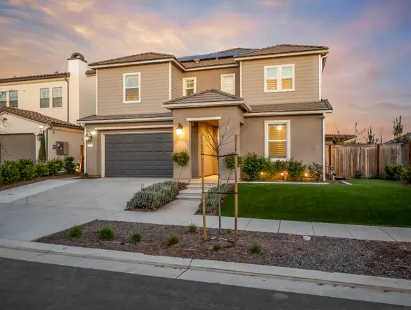 4483 Crown Bluffs Drive, Madera, CA 93636