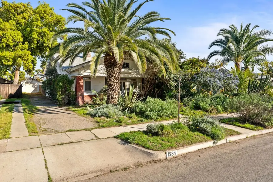 1234 N Del Mar Avenue, Fresno, CA 93728 - #2