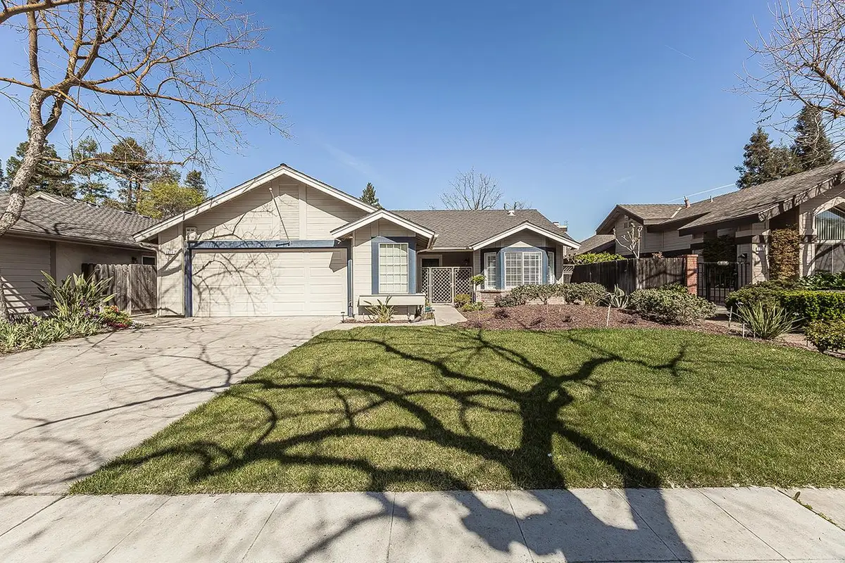 3276 W Spruce Avenue, Fresno, CA 93711 - #1