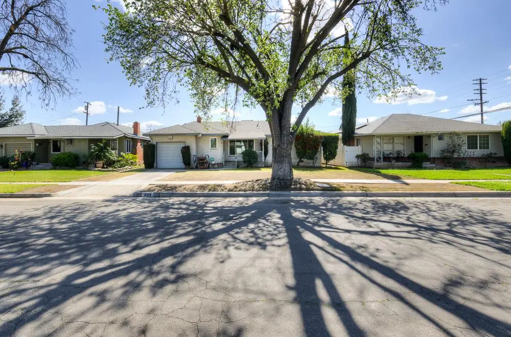 433 W Robinson Avenue, Fresno, CA 93705 - #1