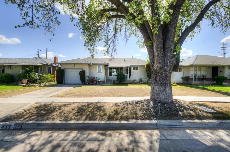 433 W Robinson Avenue, Fresno, CA 93705 - #2