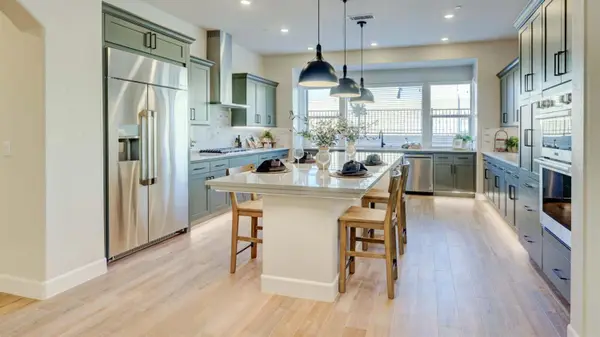 11206 N Via Ravenna Drive, Fresno, CA 93730