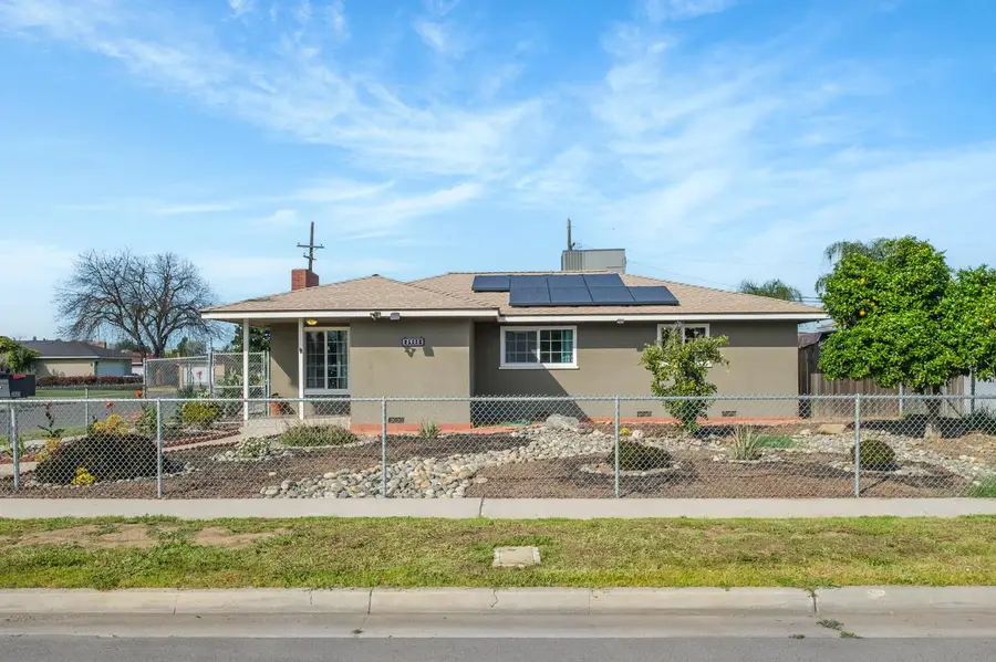 3905 E Cortland Avenue, Fresno, CA 93726 - #2
