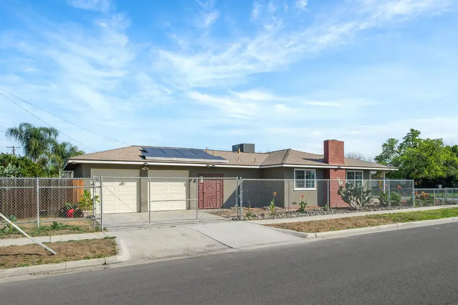 3905 E Cortland Avenue, Fresno, CA 93726 - #3