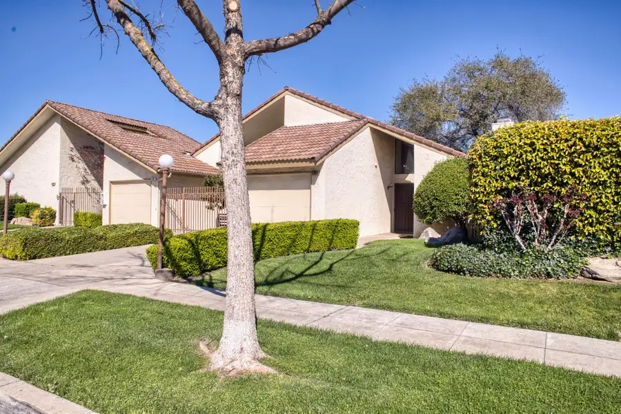 2766 W Celeste Avenue #4, Fresno, CA 93711 - #2