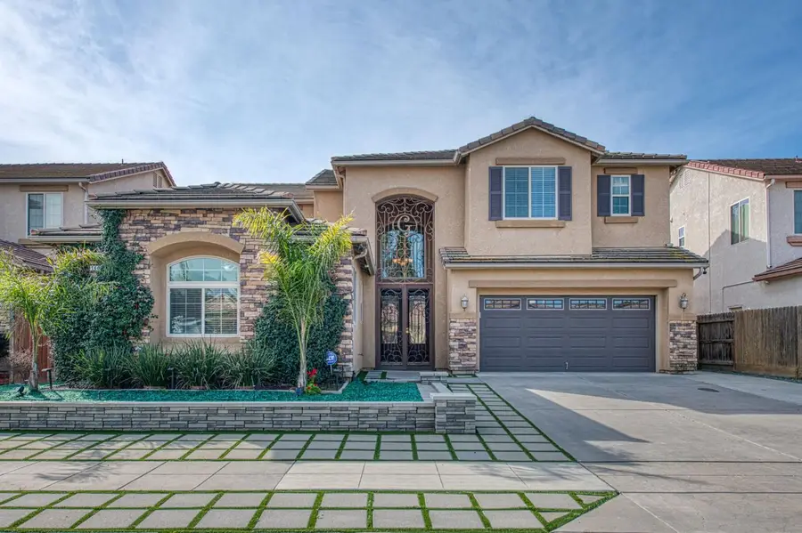 1407 E Via Marbella Drive, Fresno, CA 93730 - #2