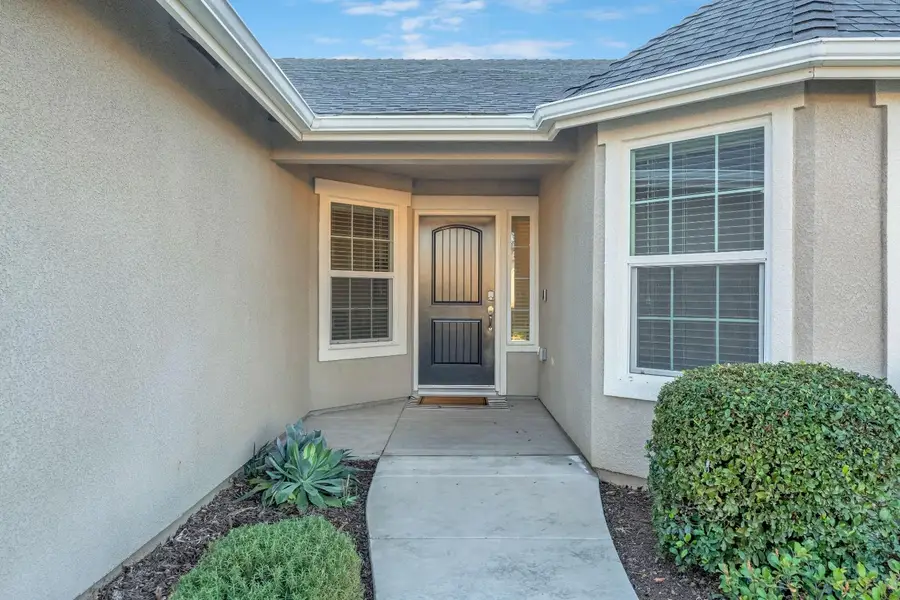 2424 Las Rosas Avenue, Clovis, CA 93619 - #2