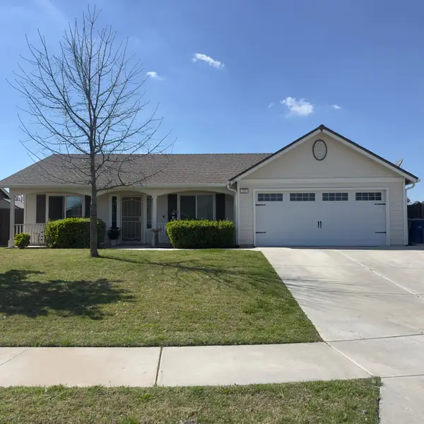 53 Dalton Avenue, Sanger, CA 93657