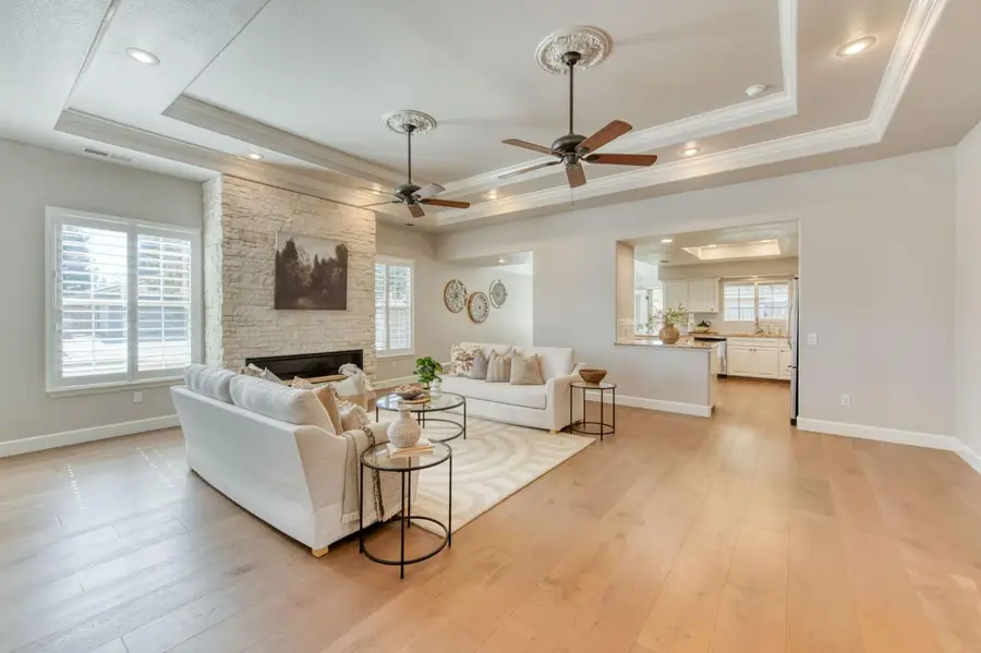 418 S Creek Drive, Madera, CA 93637 - #3