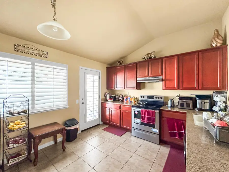 6664 N Katy Lane, Fresno, CA 93722 - #3