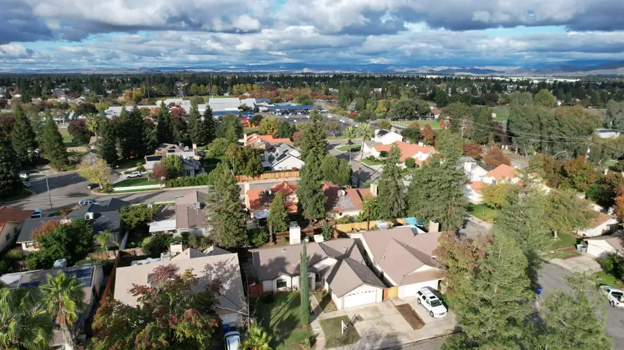 1910 E Eclipse Avenue, Fresno, CA 93720 - #2