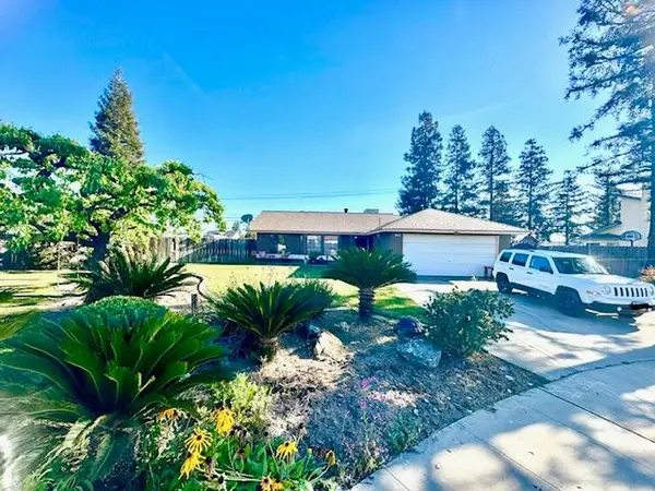 2407 Sarah Circle, Selma, CA 93662