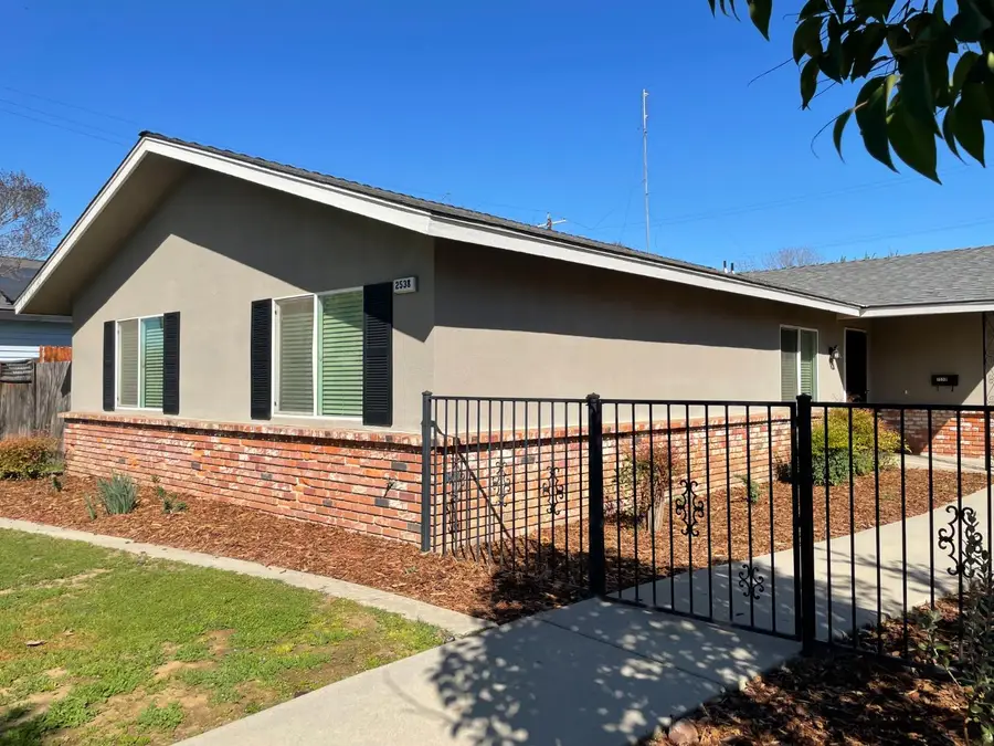 2538 N Thorne Avenue, Fresno, CA 93704 - #2