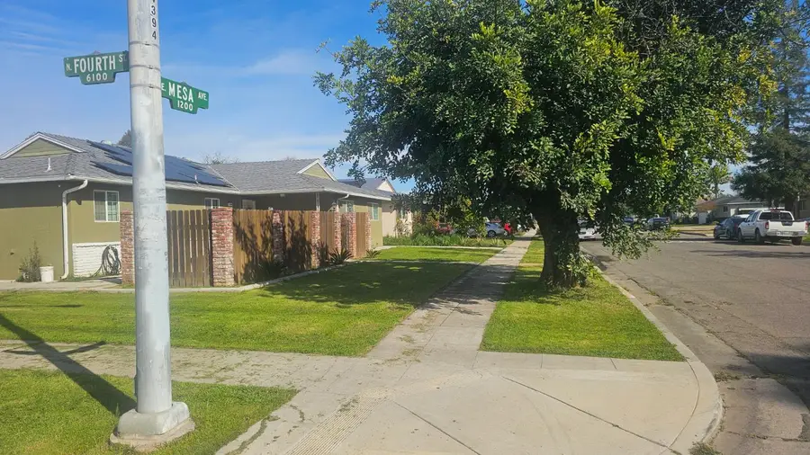1214 E Mesa Avenue, Fresno, CA 93710 - #2