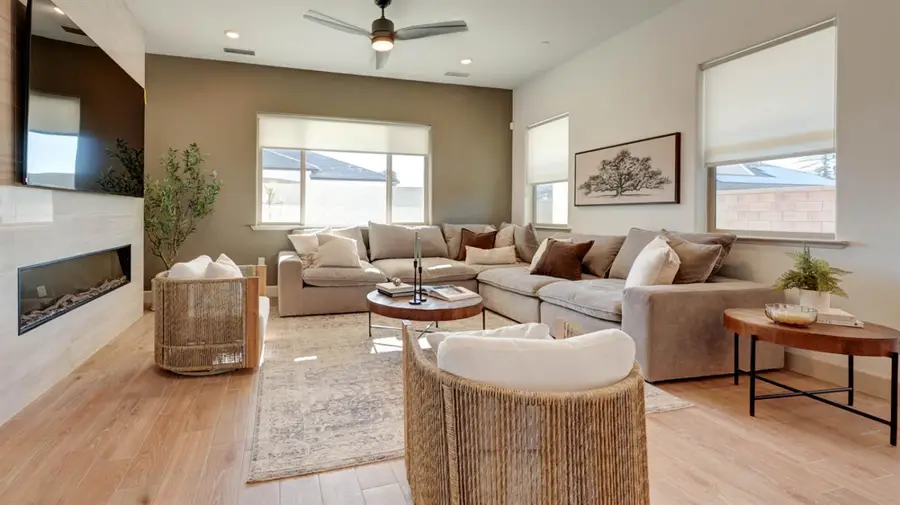 1675 N Blackwood Avenue, Clovis, CA 93619 - #3