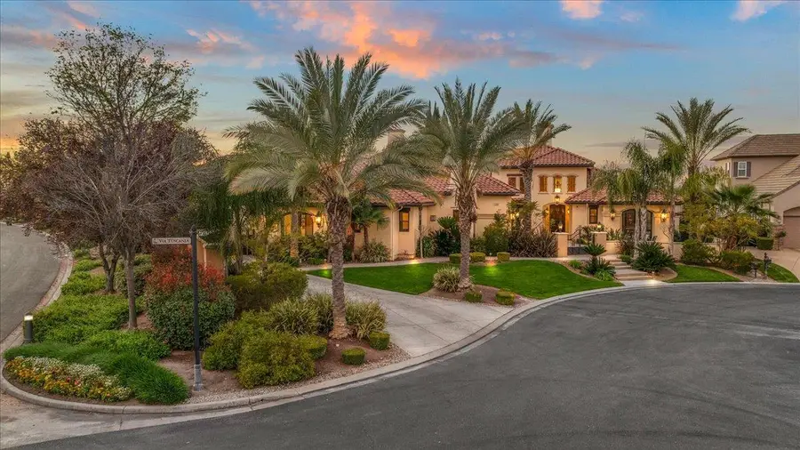 12392 N Via Tuscania Avenue, Clovis, CA 93619 - #2