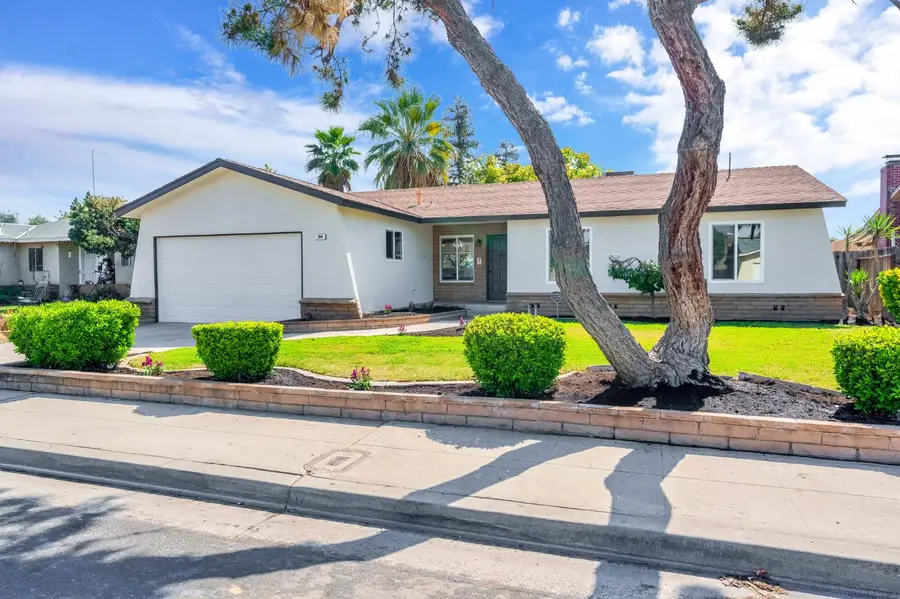 384 W Indianapolis, Clovis, CA 93612 - #3