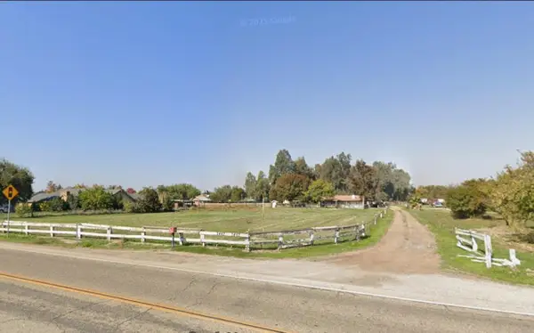 3467 Shaw, Clovis, CA 93619