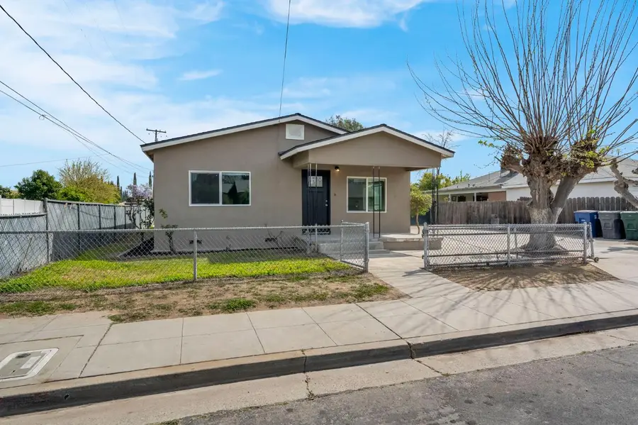 914 Clinton Street, Madera, CA 93638 - #3