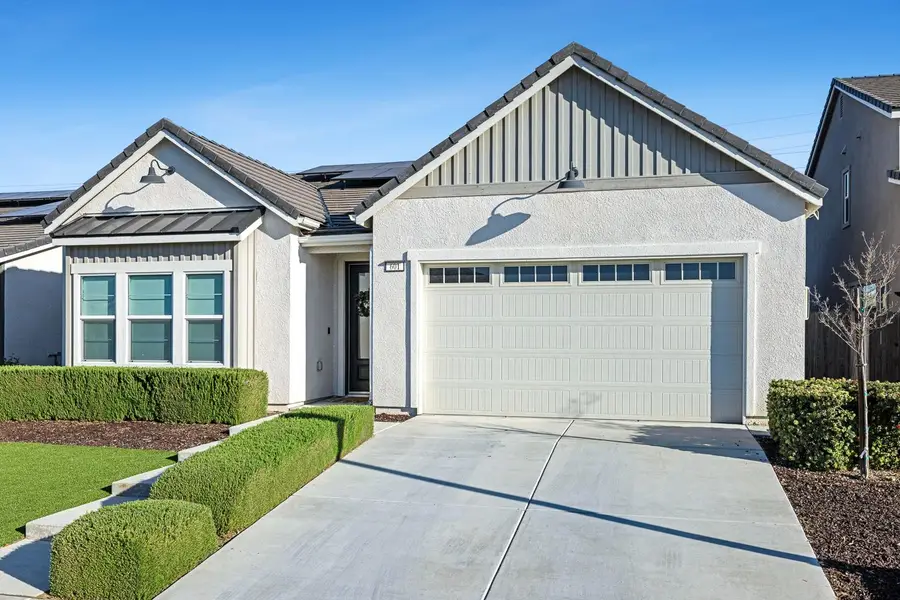 601 Wishon Avenue W, Madera, CA 93636 - #2