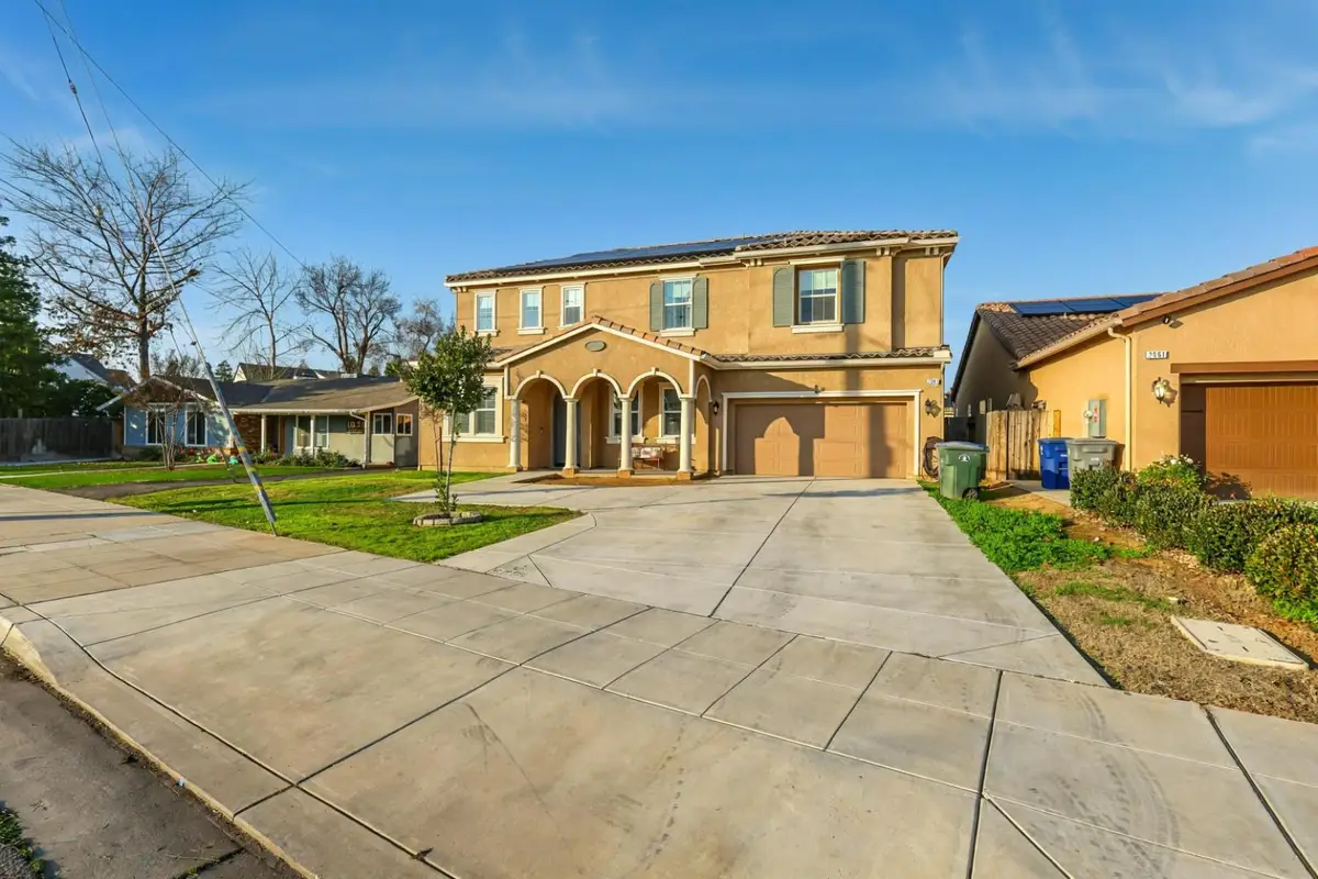2051 Sierra Avenue, Clovis, CA 93611 - #1