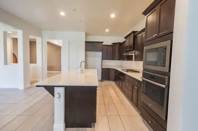 2051 Sierra Avenue, Clovis, CA 93611 - #3
