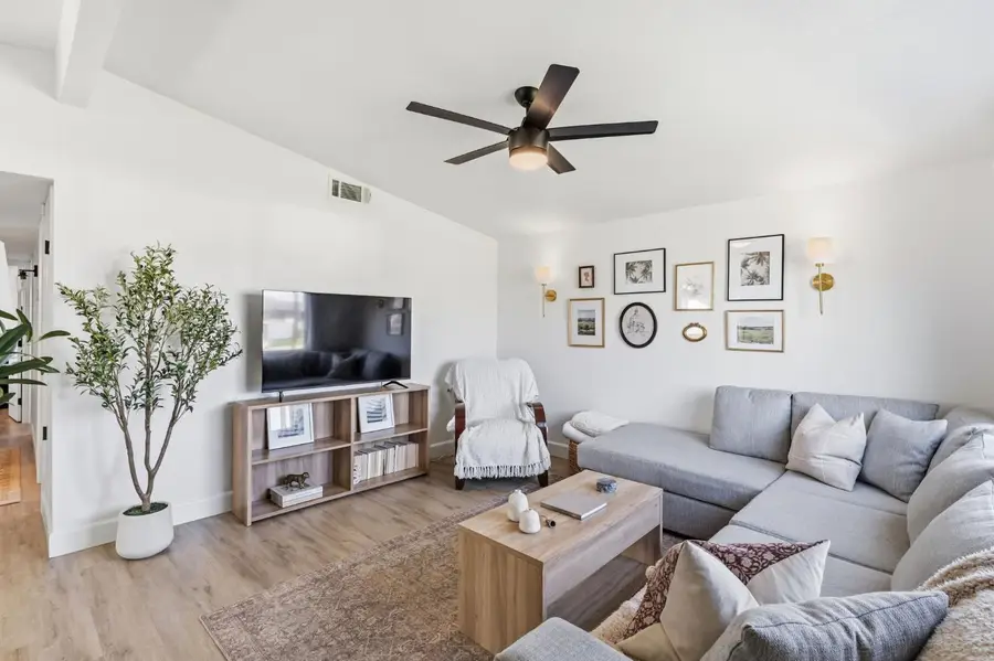 36 Santa Ana Avenue, Clovis, CA 93612 - #3