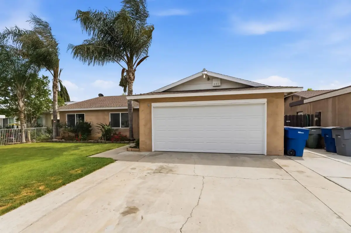5850 E Ramona Avenue, Fresno, CA 93727 - #1