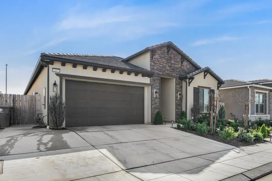 1617 N Megan Avenue, Clovis, CA 93619 - #3
