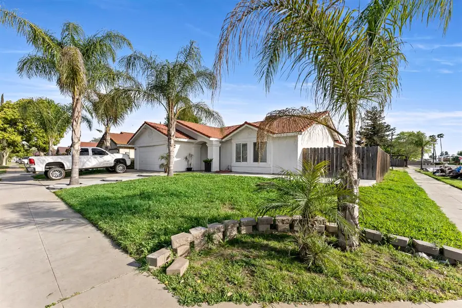 398 Helena Way, Madera, CA 93637 - #2